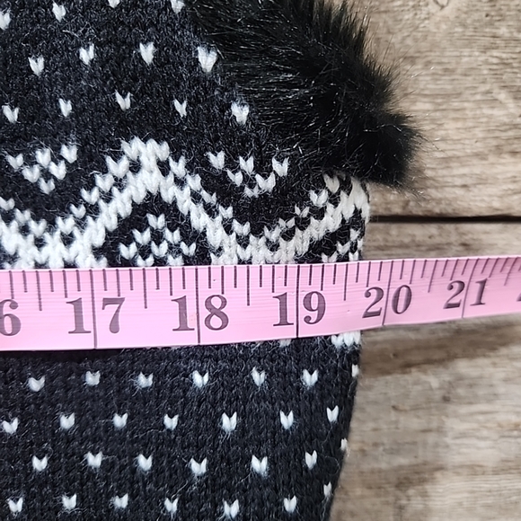 CHRISTOPHER & BANKS Medium Vest Faux fur trimmed Black White New! QUALITY - Picture 6 of 10